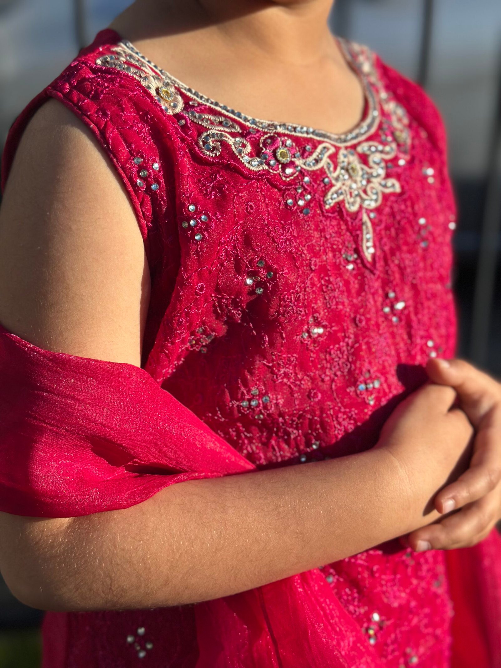 Pink suit kids (1)